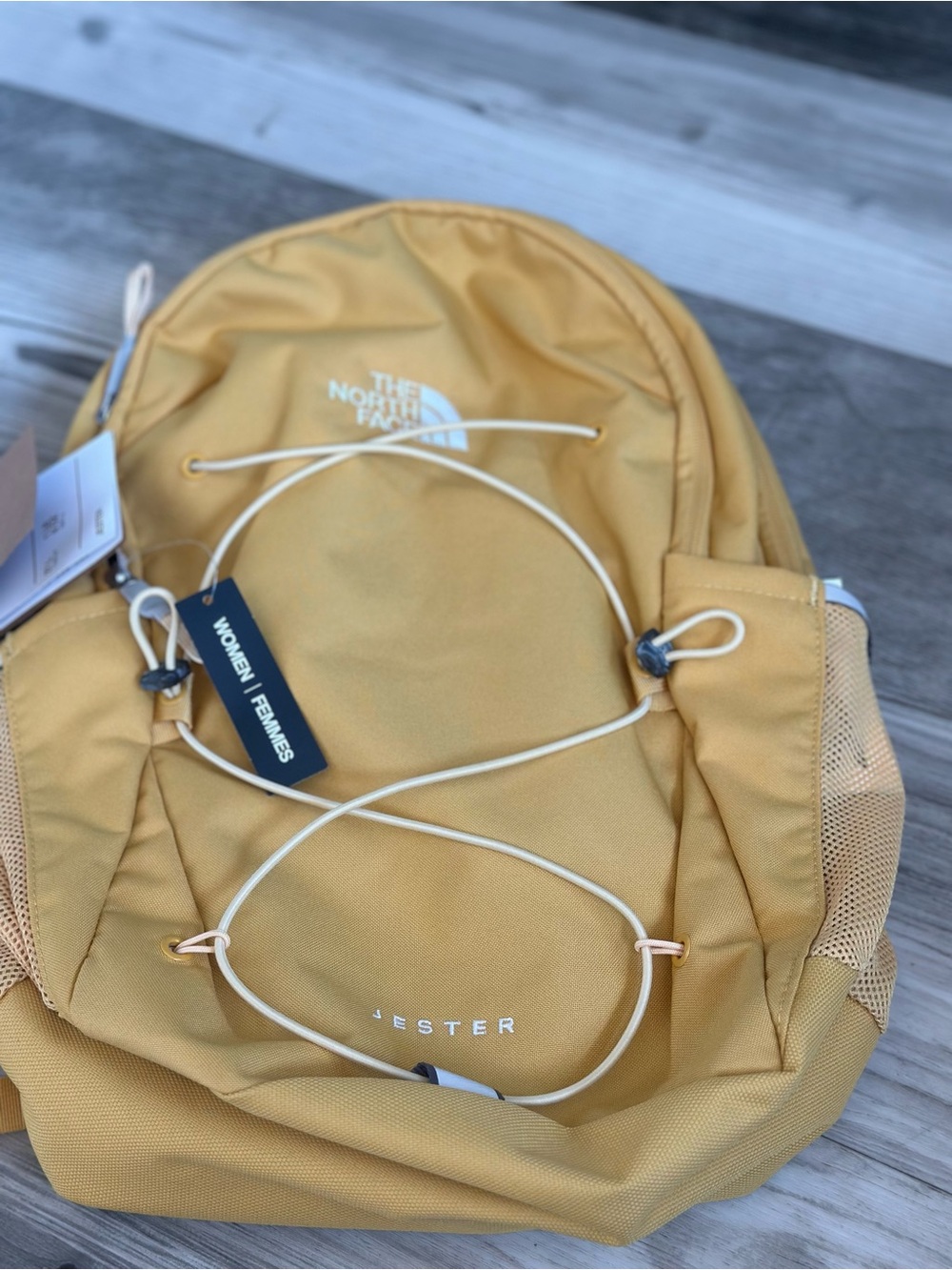 The North Face Women’s 27L Backpack Pale Amber/Mineral Salt - Picture 5 of 11